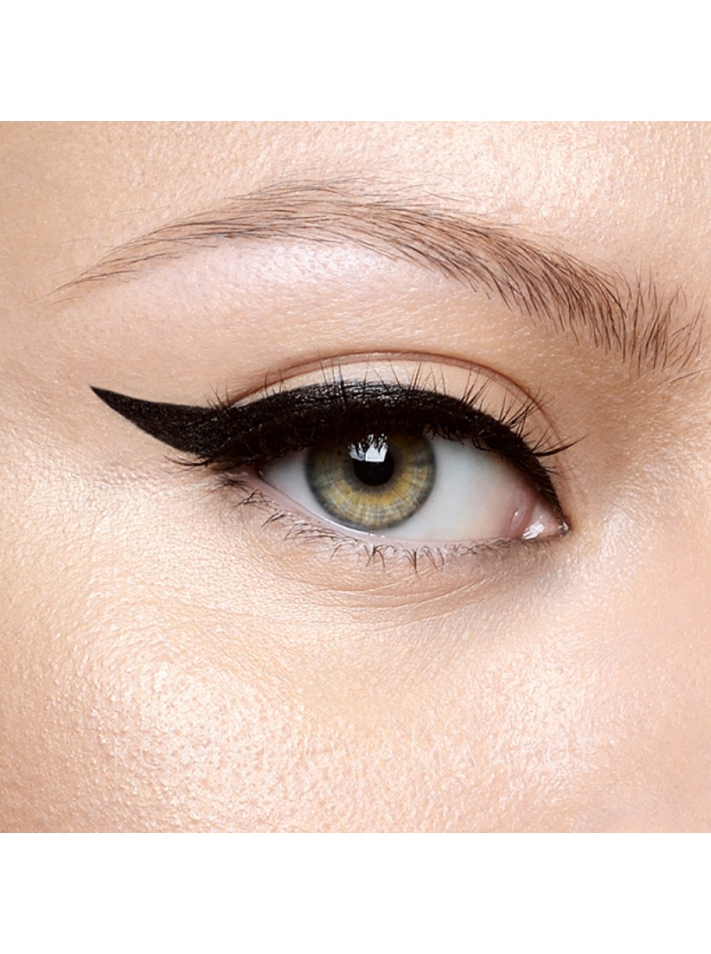 Eyeliner eye. Стрелки на глазах. Подводка для глаз. Классические стрелки на глазах. Красивые стрелки на глазах.